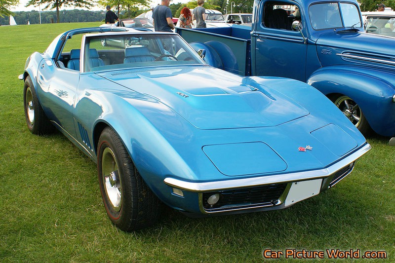 1968 427 Corvette Front Right