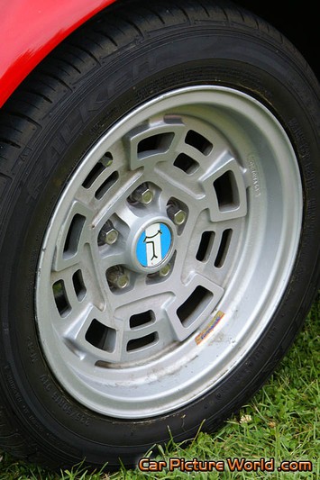 1974 Red Pantera L Wheel
