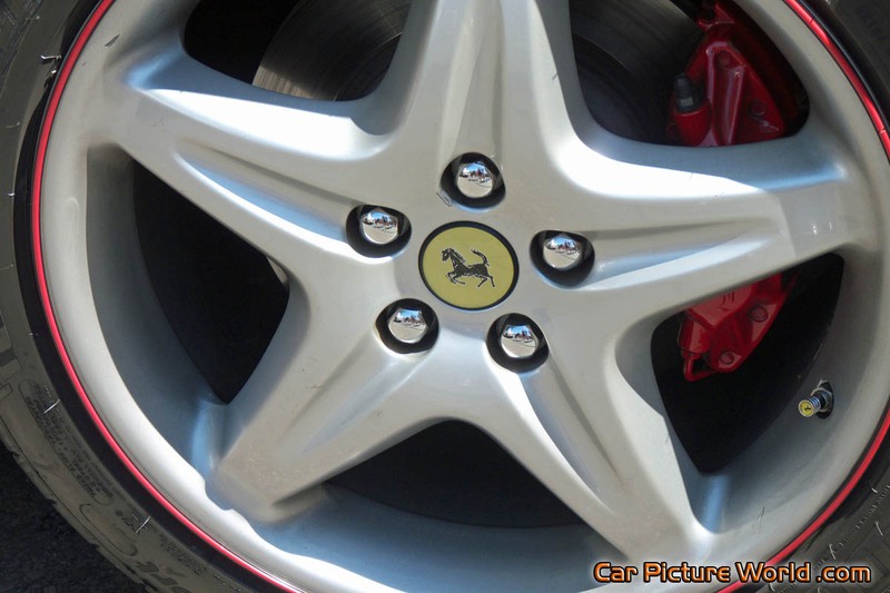 Red Ferrari 355 F1 Spider Rim
