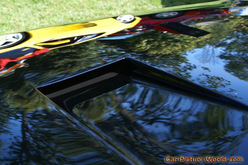 Ferrari 365 GTS 4 Hood Vent