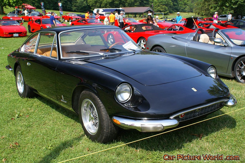1969 Ferrari 365 GT 2+2 Front Right