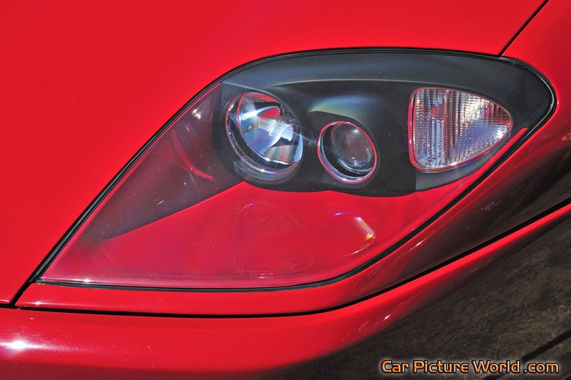 Red Ferrari 550 Headlights