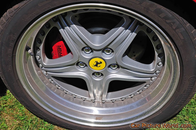 Red Ferrari 550 Wheel