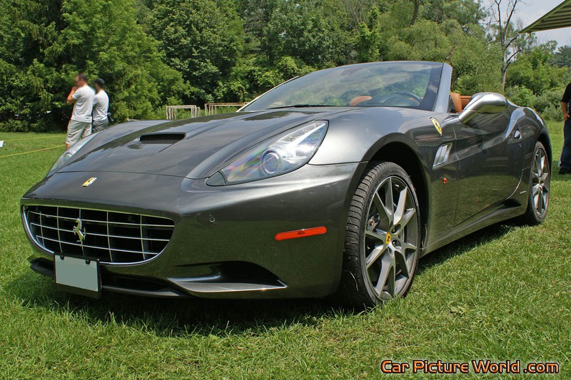 Gray Ferrari California Front Left