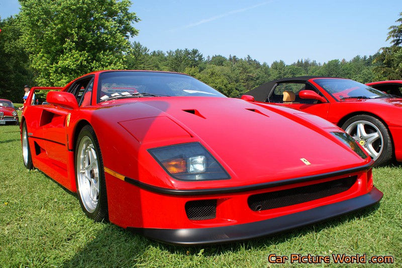 1991 Ferrari F40 Front Right