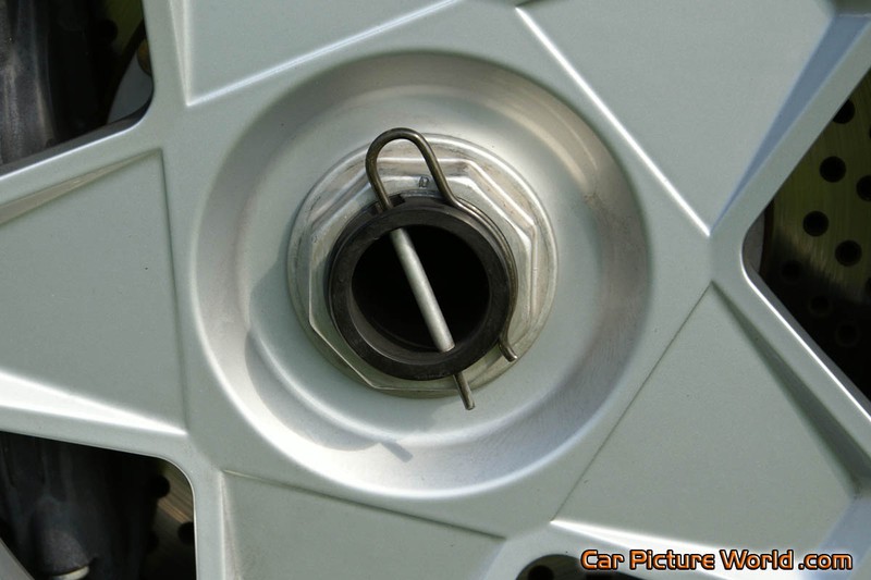 1991 Ferrari F40 Wheel Center