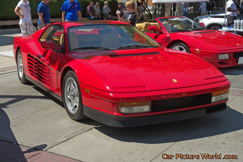 Ferrari Testarossa Front Right