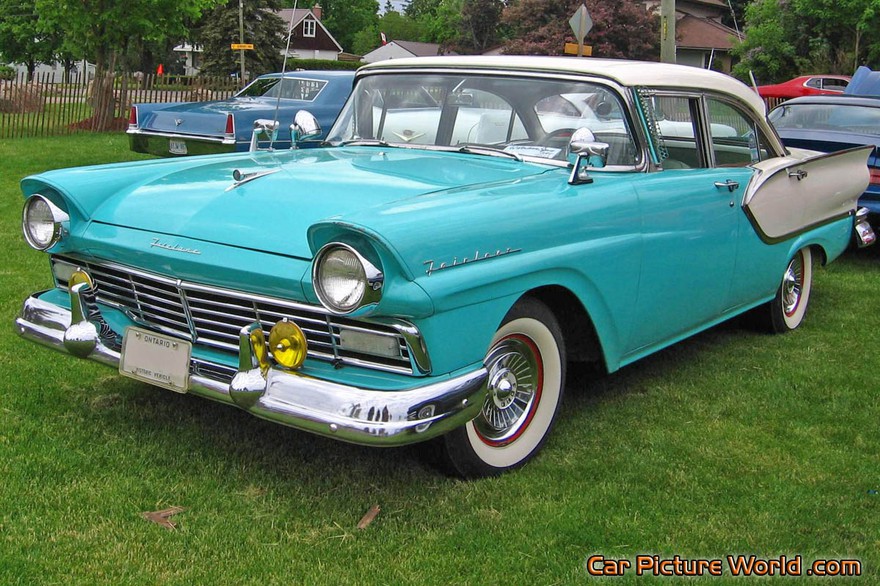 Picture of a 1957 Ford Fairlane