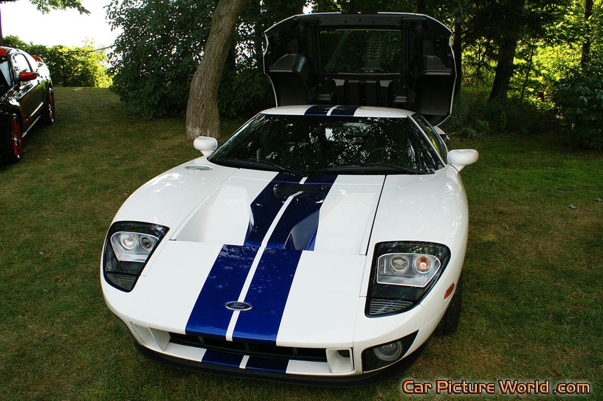 Picture of a Ford GT