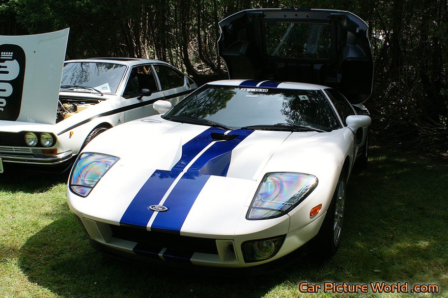 Picture of a Ford GT