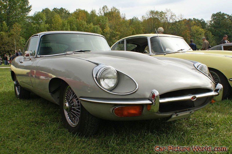 Jaguar E-Type Front Right
