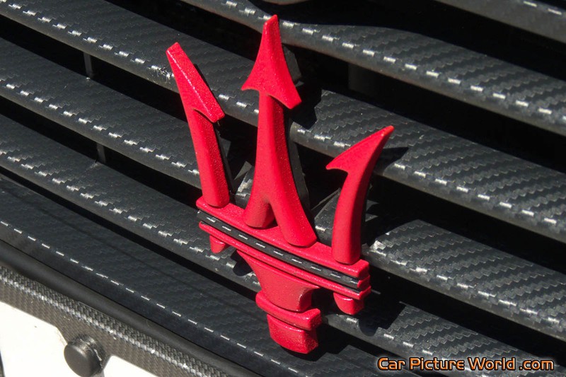 Maserati Coupe Cambiocorsa Grill Emblem