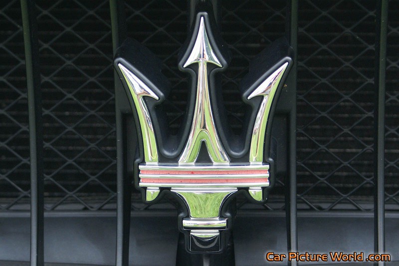 Maserati Gran Turismo S Grill Logo