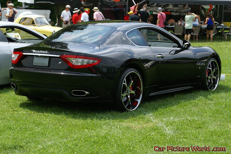 Maserati Gran Turismo S Rear Right
