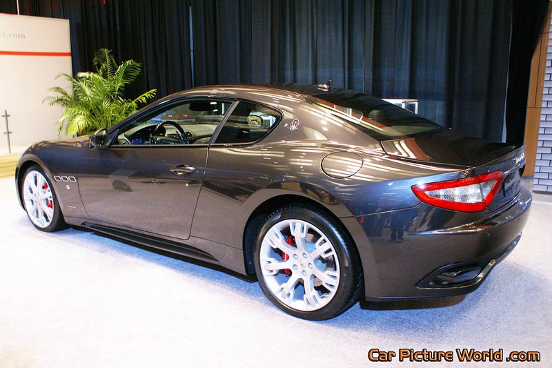2014 GranTurismo Sport Rear Left