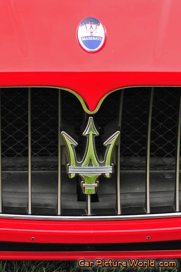 2008 Maserati Gran Turismo Grill Crest