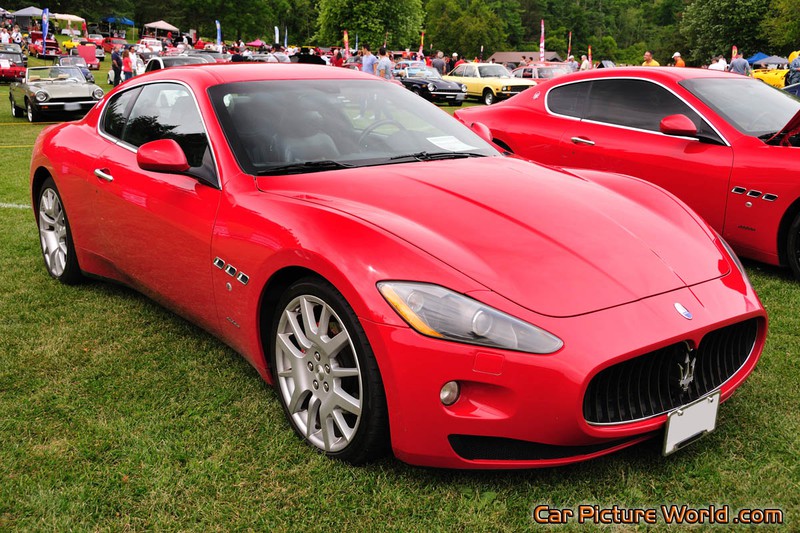 2009 GranTurismo Front Right