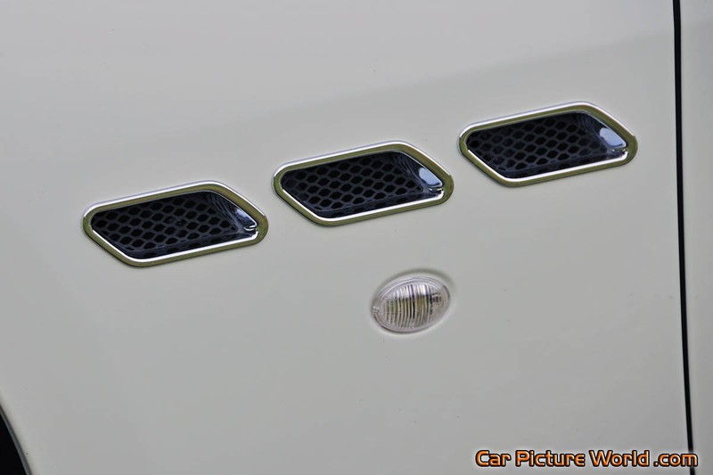 2011 GranTurismo S Convertible Fender Ports