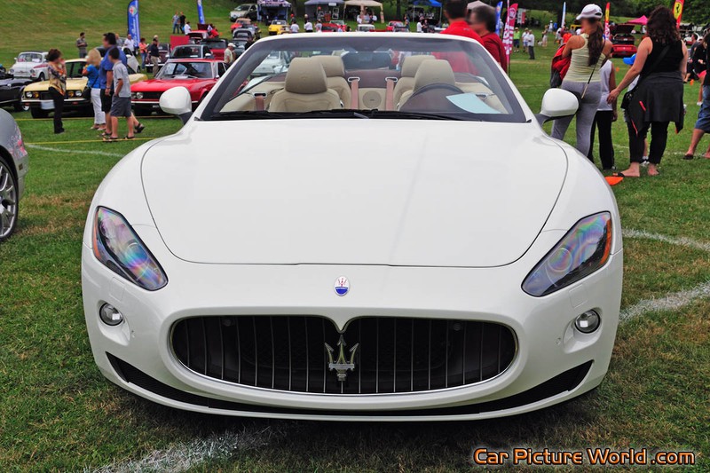 2011 GranTurismo S Convertible Front