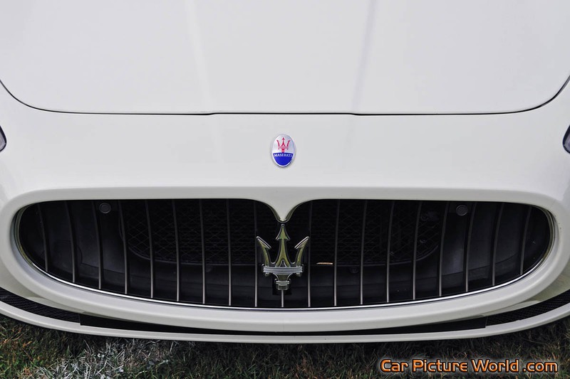 2011 GranTurismo S Convertible Grill