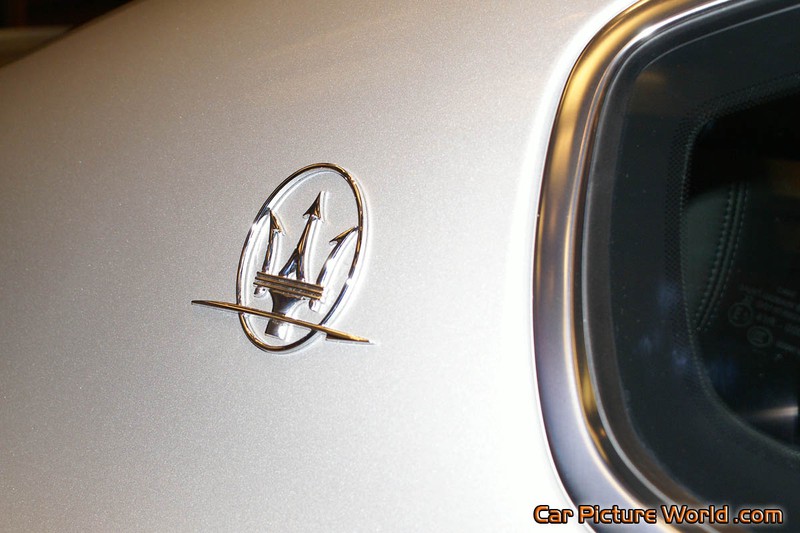 2014 Quattroporte S Q4 Side Emblem