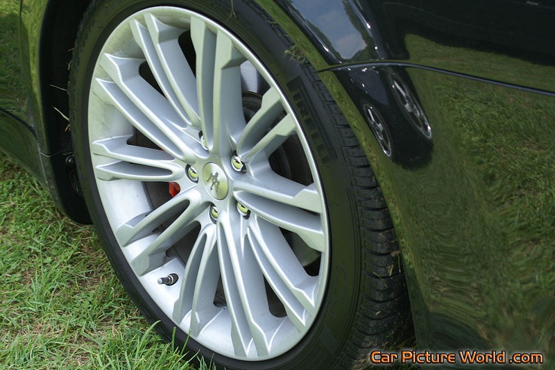 2011 Maserati Quattroporte Wheel