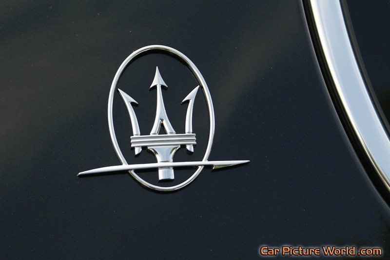 2014 Maserati Quattroporte C Pillar Crest