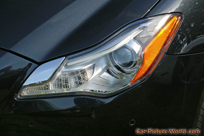 2014 Maserati Quattroporte Headlight