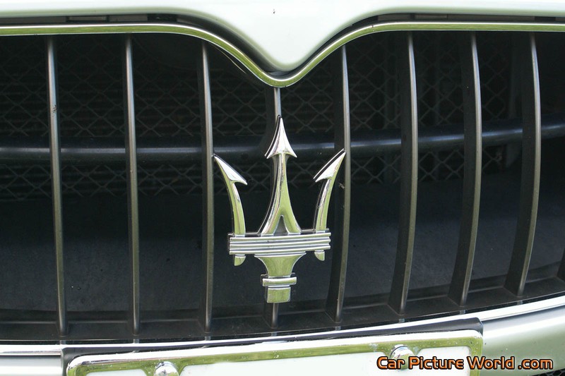 Maserati Quattroporte Grill Emblem