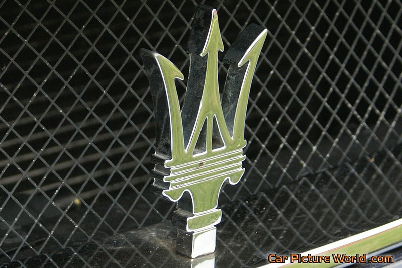 Maserati Spyder Grill Crest